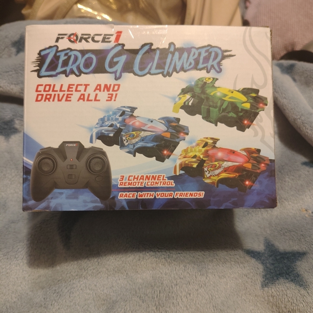Force1 Zero G Climber Remote Control Car - Multicolor